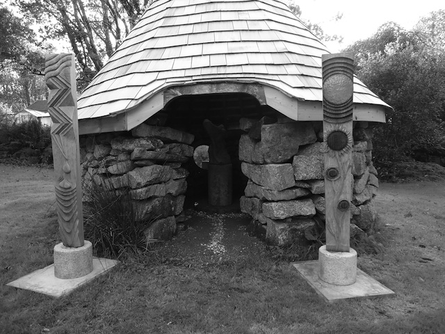 The Sculpture Hut at Salena Stamps